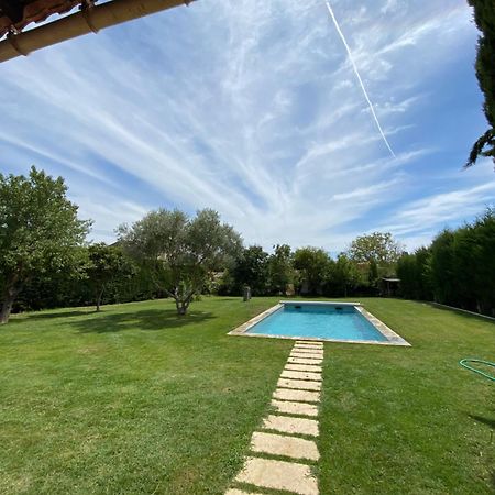 Studio En Provence Avec Piscine La Barben ภายนอก รูปภาพ
