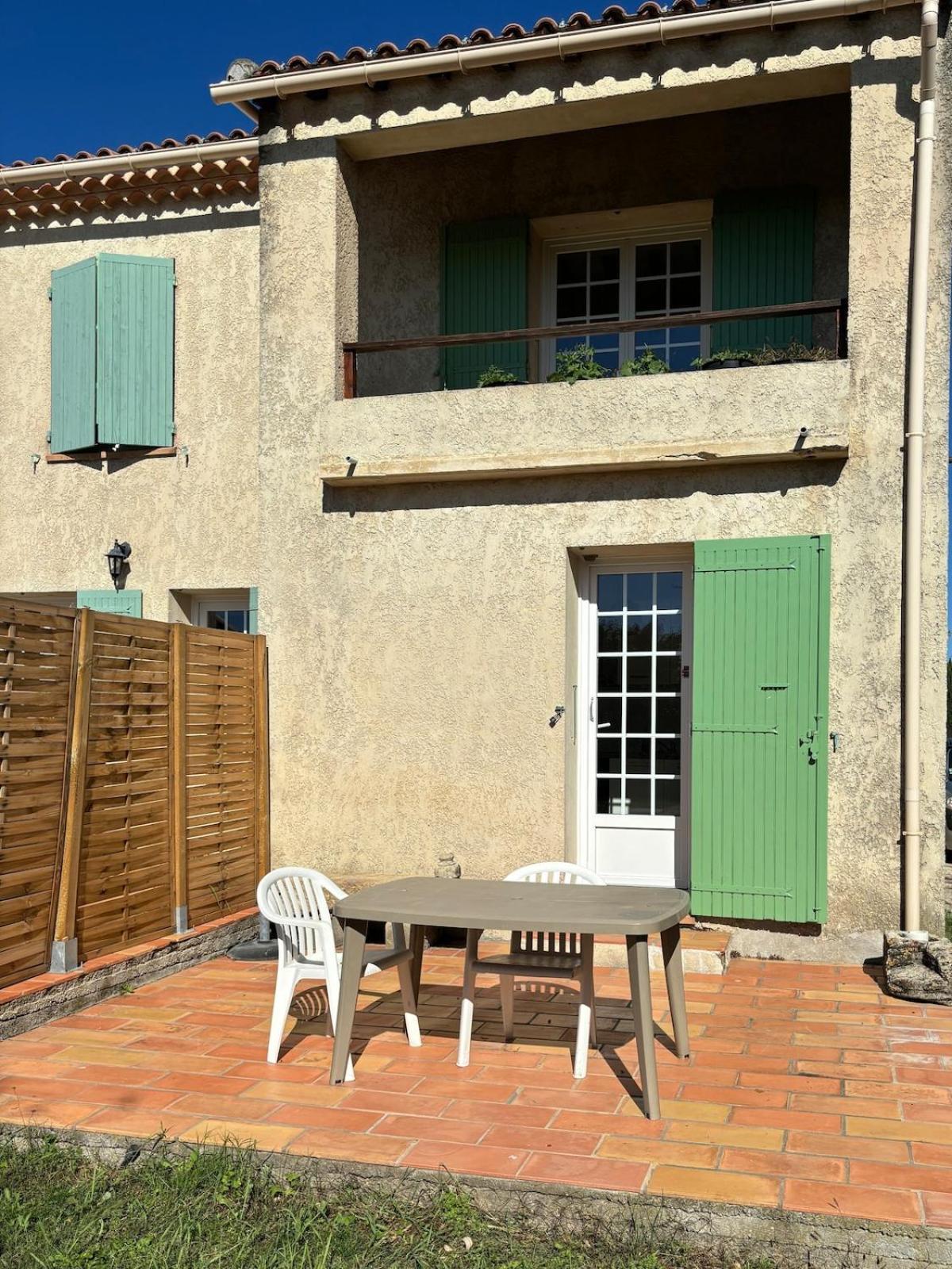 Studio En Provence Avec Piscine La Barben ภายนอก รูปภาพ