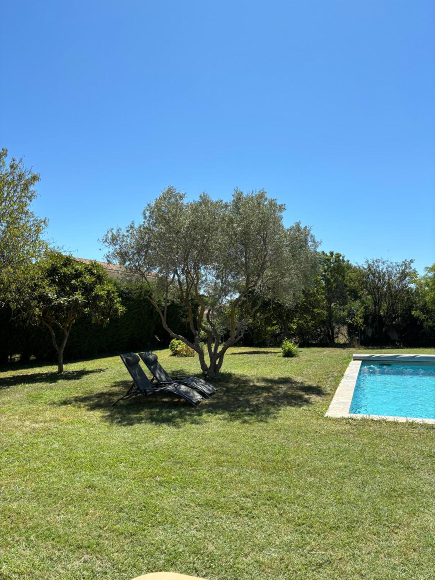 Studio En Provence Avec Piscine La Barben ภายนอก รูปภาพ